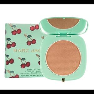 NIB Marc Jacobs Beauty O!Mega Glaze All-Over Foil Luminizer, Very Merry Cherry